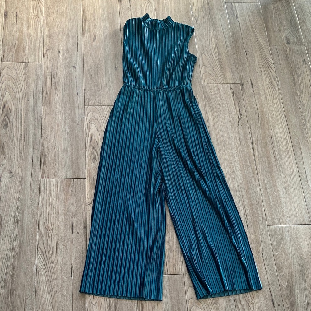 Dynamite Teal/Green Mock-neck Velvet Jumpsuit